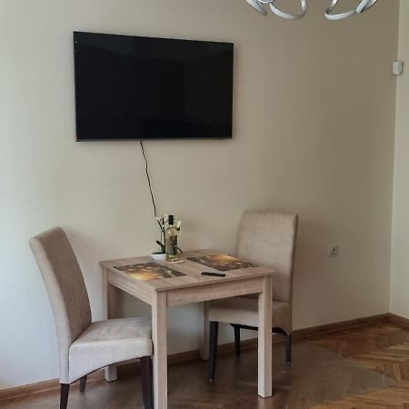 Central Luxe Apartament Mimoza Varna Exterior foto